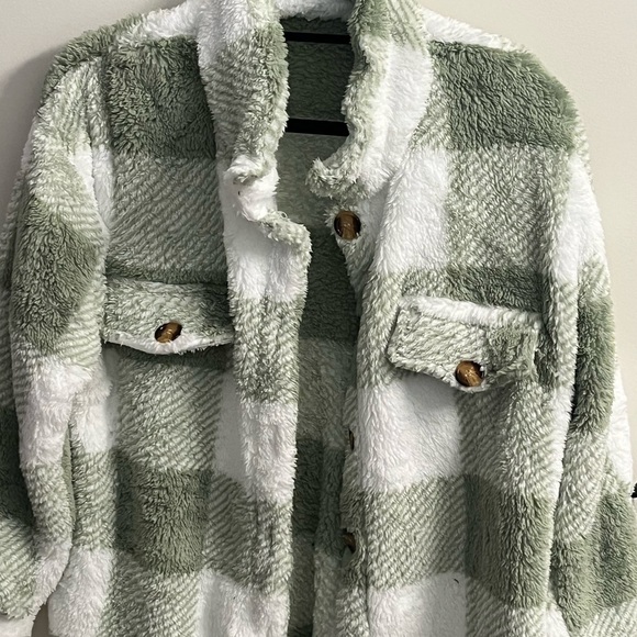 Fuzzy teddy plaid shacket - Picture 4 of 11